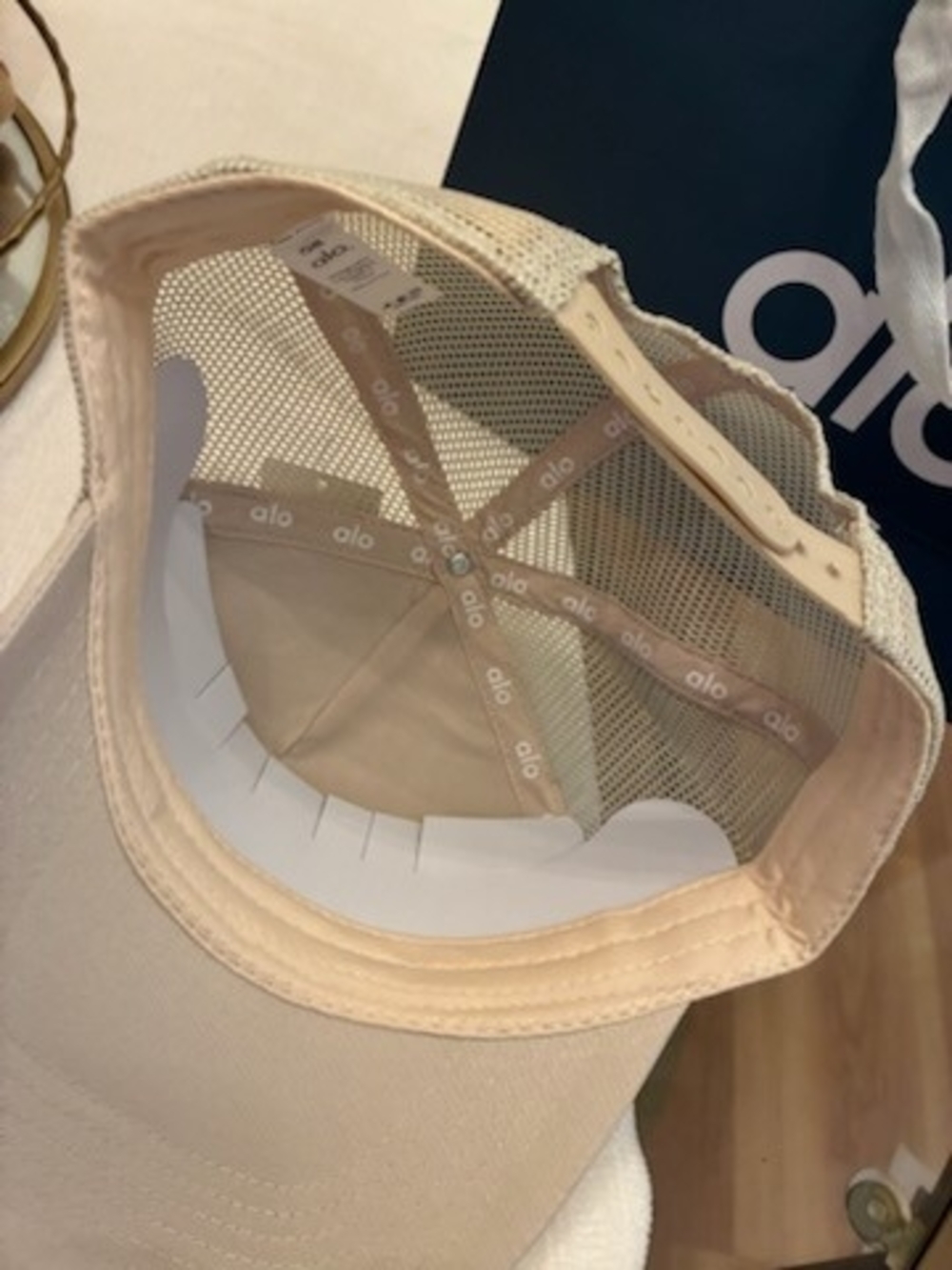 ALO Yoga Beige Logo Trucker Hat - Picture 2 of 3